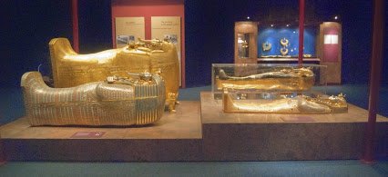 tut gold coffin